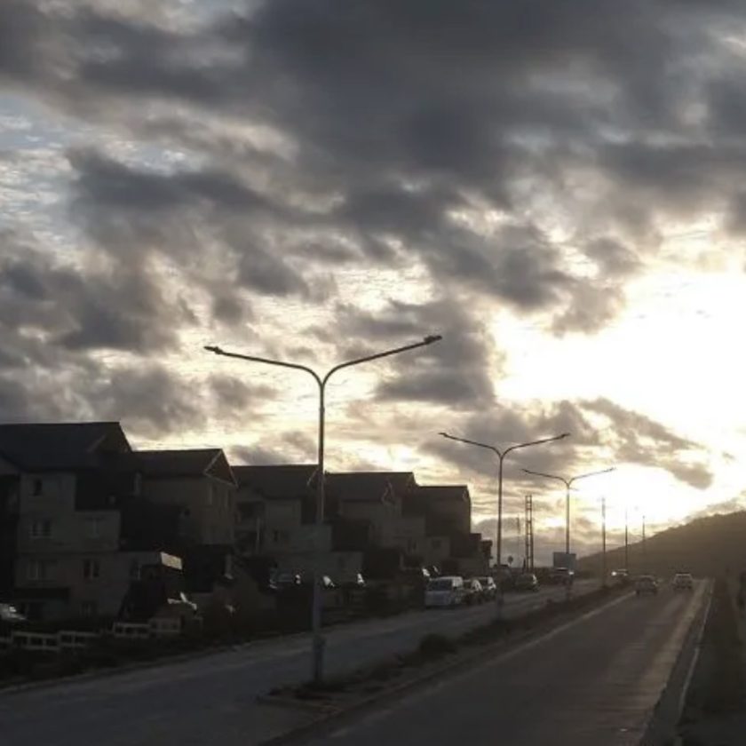 El SMN emitió advertencias amarillas por lluvias y nevadas para este martes